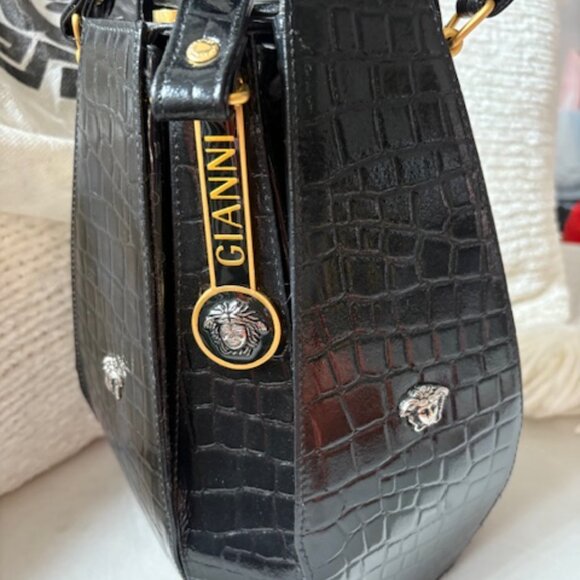 Faux leather Croc bucket bag - Picture 2 of 3